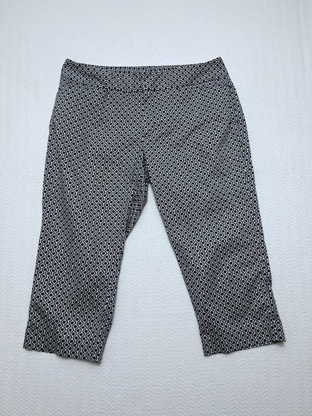Coldwater Creek Sz 16 Women's Black, White Cotton Spandex Capri Pants